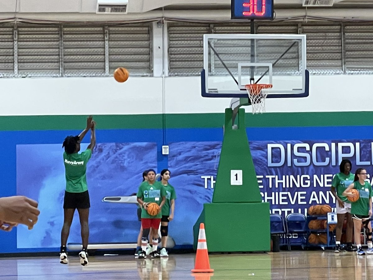 HouDreamElite's tweet photo. 2023 @kelechidke put in some good work at @Islanders_WBB Elite Camp. https://t.co/wRP5B7B9aW