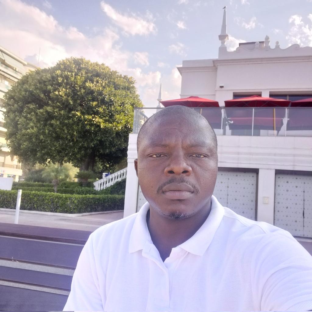 WangueC's tweet photo. #NouvellePhotoDeProfil https://t.co/YMOMrWScJr