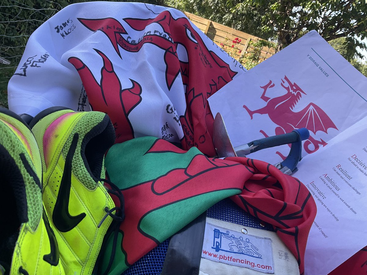 Mike Evans-Jones tweet media