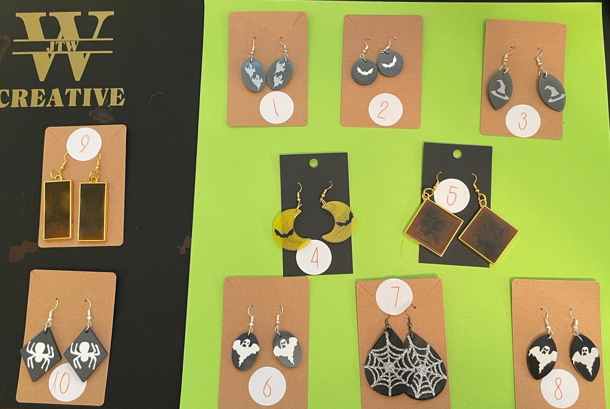 LisaSteff0661's tweet photo. Excited to share the latest addition to my #etsy shop: Halloween Earrings https://t.co/6vlpT174c5 #jtwcreativecnc https://t.co/lqXlx22dMA