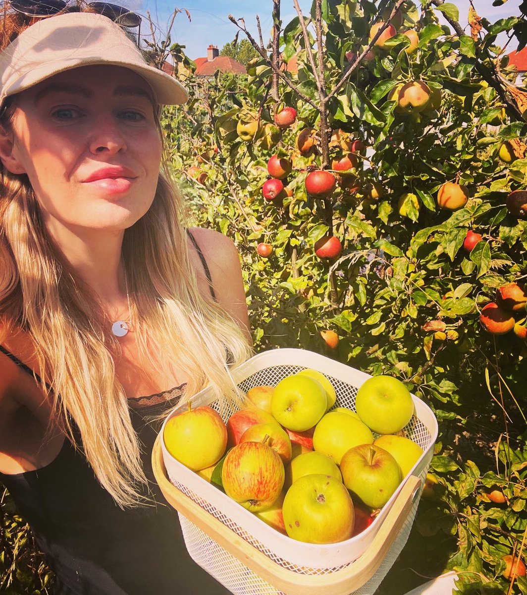 Anna Grace Du Noyer tweet media