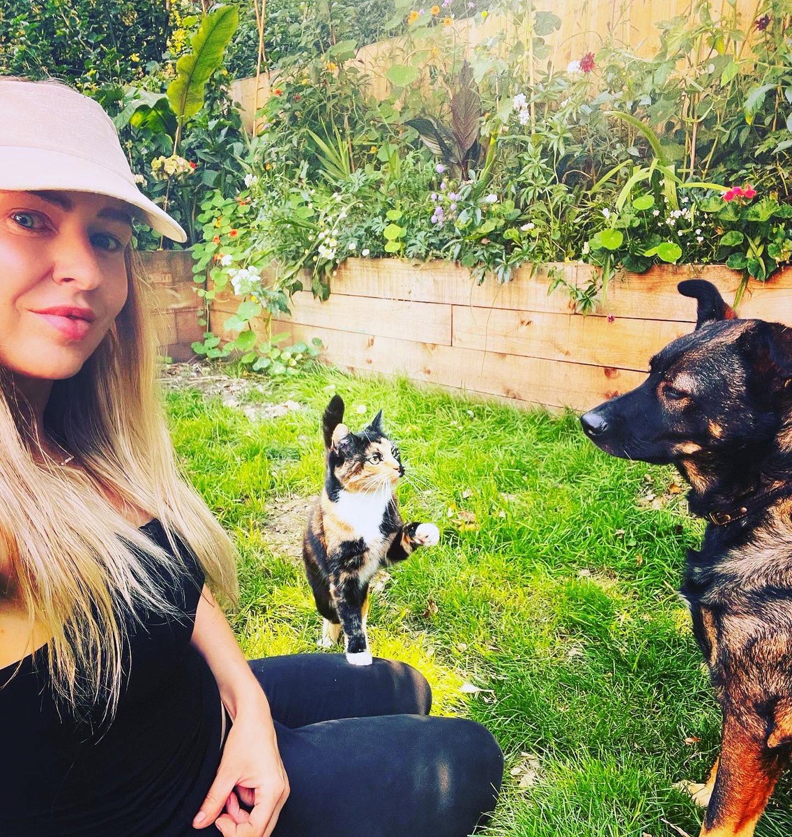 Anna Grace Du Noyer tweet media