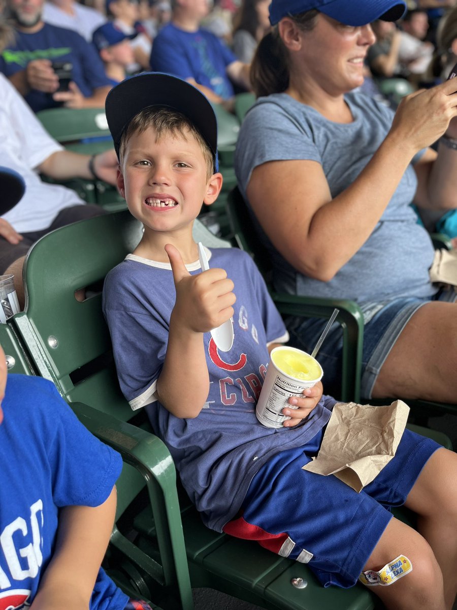 polettojohn's tweet photo. Let’s go @Cubs!! Love bringing the family to the game!! #CubbieBlue #SweepTime https://t.co/Q4FP35QK9o