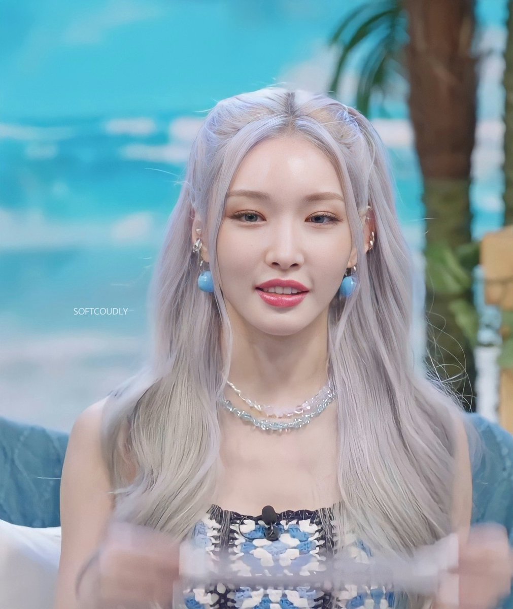 softcoudly's tweet photo. #CHUNGHA #kimchungha #chunghapics @CHUNGHA_MNHent https://t.co/QsVsivWxJk