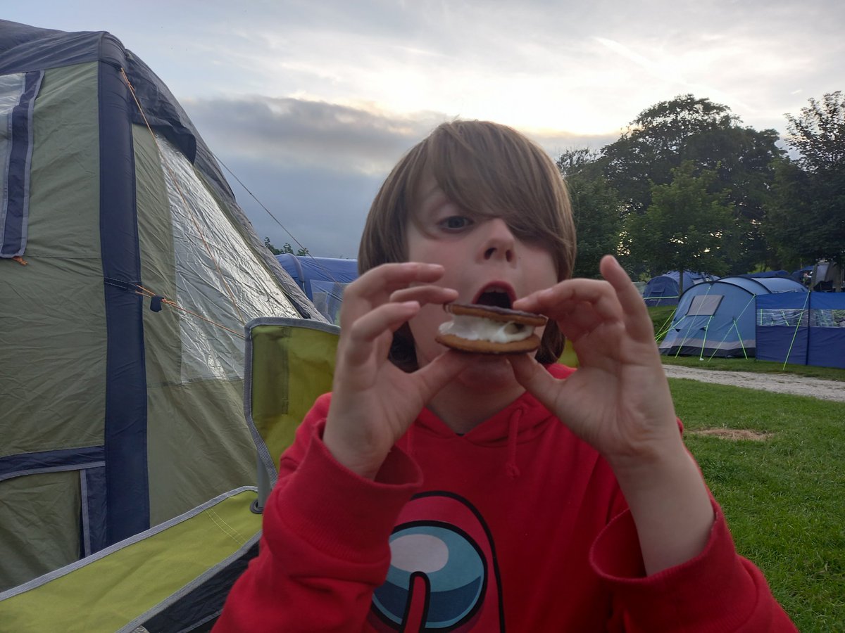 akjohnners's tweet photo. @Waterprimary  Forest school has taught him well ⛺😁💛💙 https://t.co/9Zftw3T8IN
