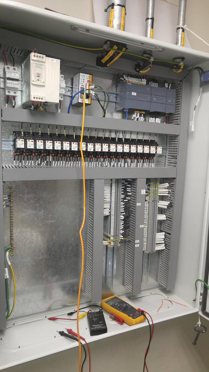 AutoArabia's tweet photo. صور من مرحلة التشغيل لنظام تحكم مع ربط على شبكة باكنت
#BacNET #Commissioning #SIEMENS #S7_1214 https://t.co/Ik83TGaNBU