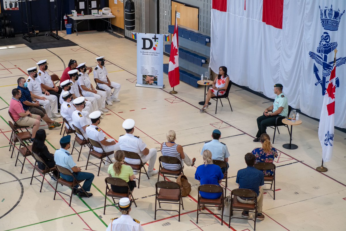 NCSM/HMCS DONNACONA tweet media