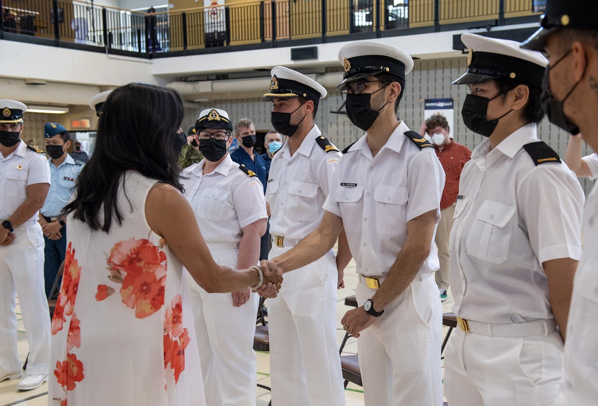 NCSM/HMCS DONNACONA tweet media