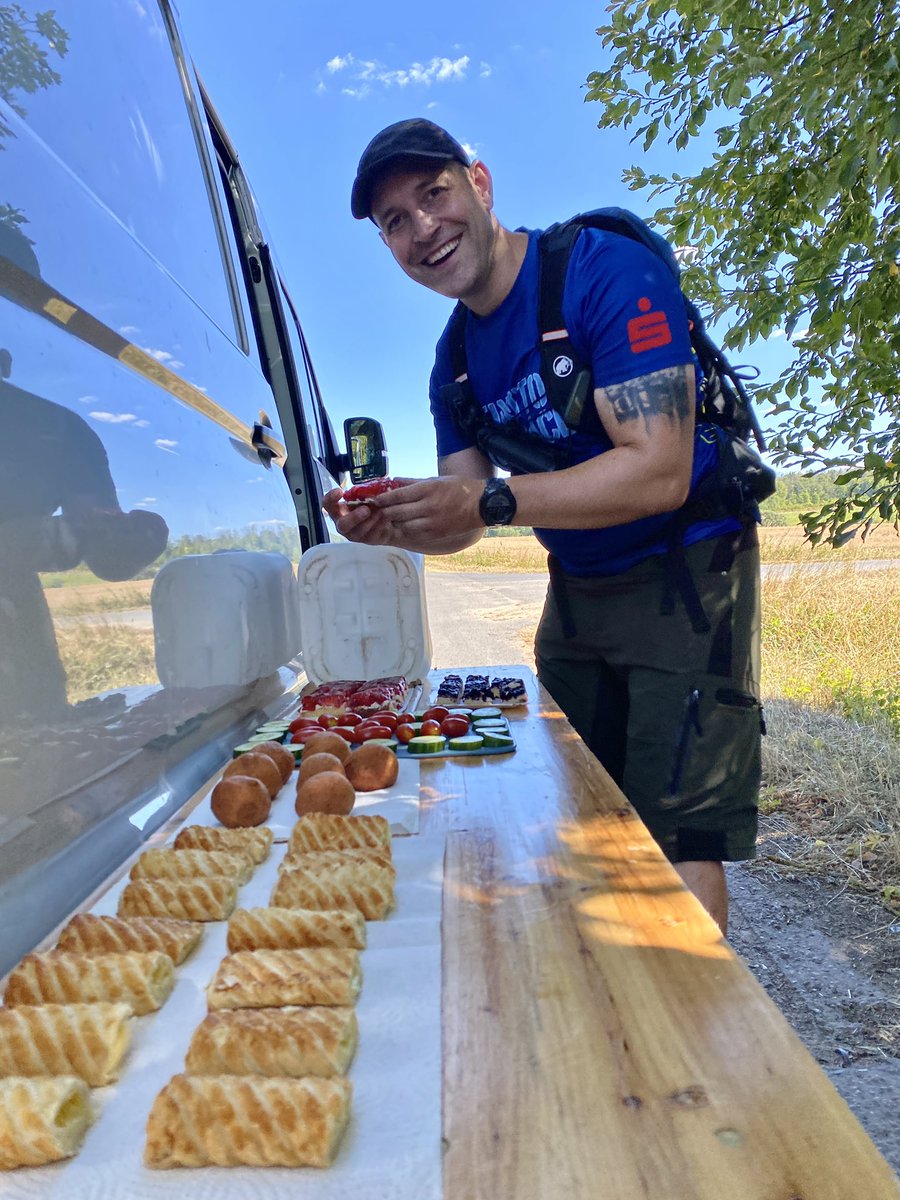 thomas2508's tweet photo. Die 10 Helden haben Thüringen erreicht.🥾🇩🇪💪
#GermanTrail #Tag9 #50km https://t.co/hDNU4y7czA