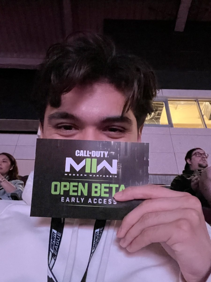 LuckyChamu's tweet image. LMAO STOLE A BUNCH OF CODES FROM THE BACK DON’T TELL ANYONE LOL

Follow @LuckyChamu 
Retweet ♻️ &amp;amp; Like ♥️ 
Tag A Friend

GO GO GO LOLOL

#MWII #ModernWarfare2