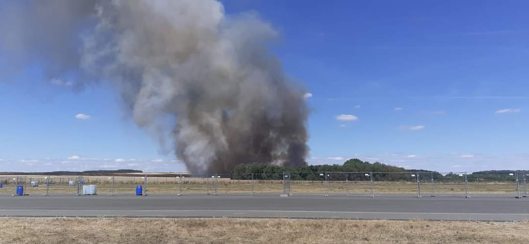 We urge you to be mindful of your behaviour when it comes to open fires. A 50 hectares wildfire in the immediate vicinity of the airfield today. Keep an eye on your BBQ, use ashtrays, don't throw butts away &amp; use all the common sense you got
More info: bit.ly/3d1SaVI