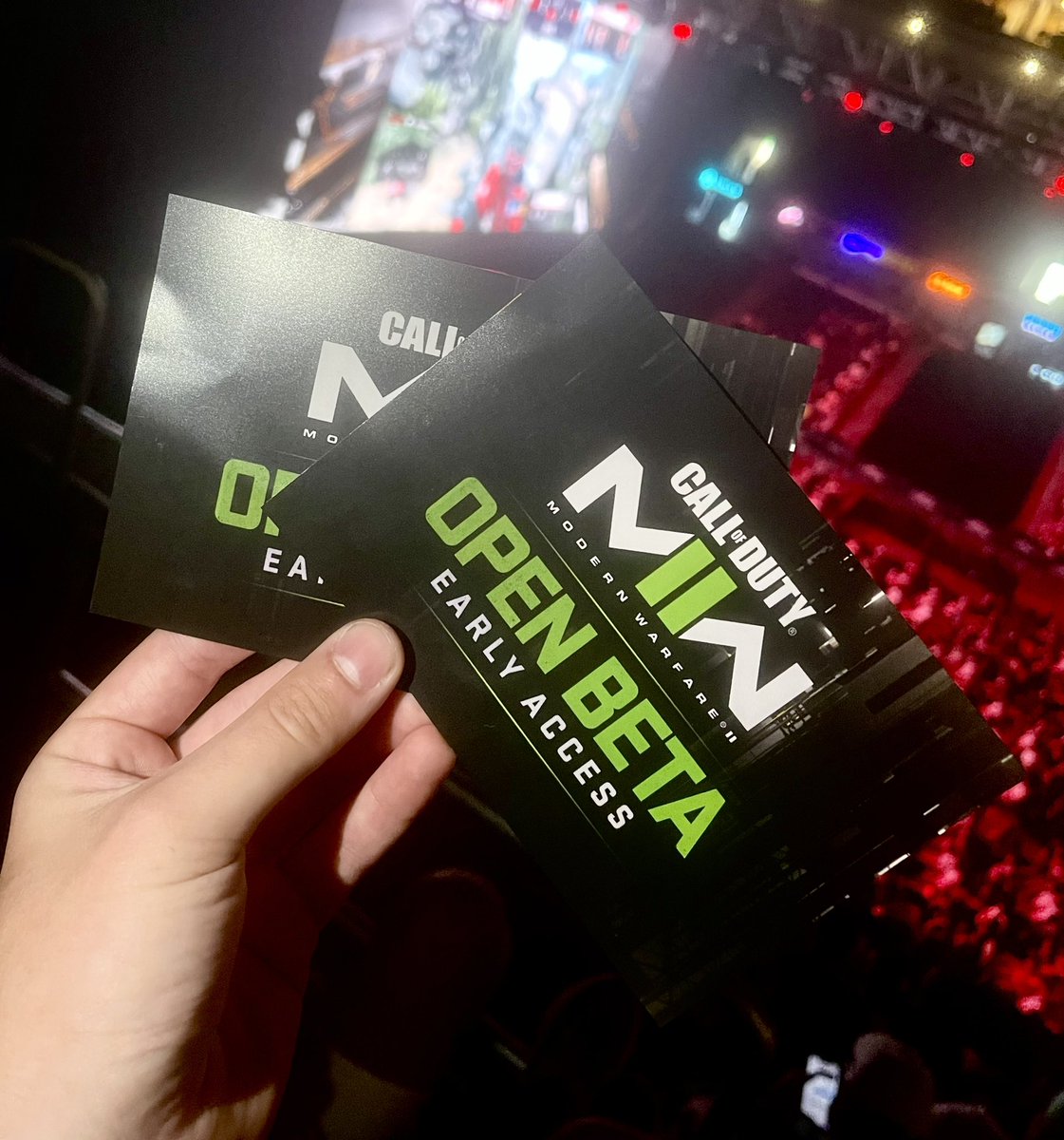 Giving away (two) #MW2 Open Beta Codes!

Follow + Retweet to enter ✅