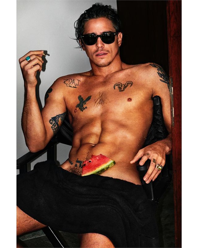RevistaSetembro's tweet photo. #RomuloArantes por Mario Testino, Domingo, 7 de Agosto. (Foto: Instagram Feed) https://t.co/5mpoUTHlxQ