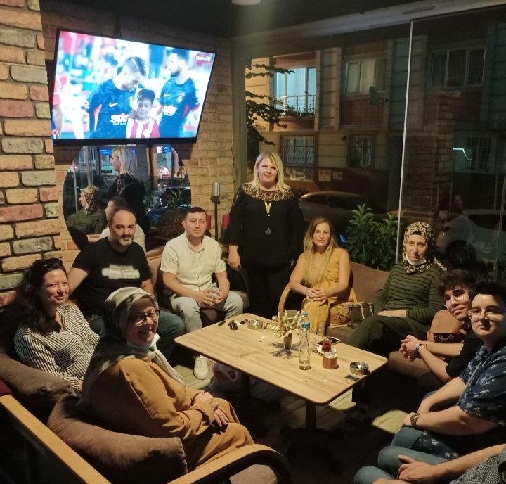 Pati dostları ilk adımını attı😊
Sultangazi'de bireysel besleme yapan ve sessiz canlarımızın dostları olarak bir aradayız. 
Güzel projeler ve fikirlerle platformun ilk adımlarını attık. 
Tabiki bu kadar kişi değiliz bizi takip etmeyi unutmayın 😊