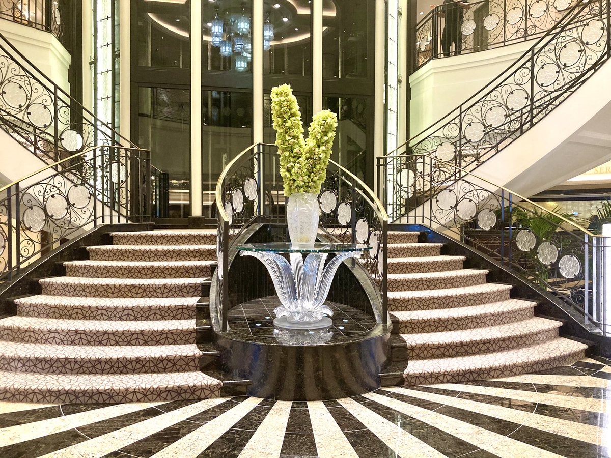 SaraMacefield's tweet photo. Being back on @OceaniaCruises #Marina has reminded me of how many stylish spots there are on this ship. #lookingchic #cruise #shipshape https://t.co/WeCWsIAPFI