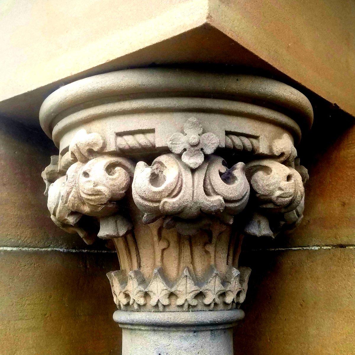 is_glasgow's tweet photo. Column capital at the entrance to Overtoun House near Dumbarton.

#glasgow #dumbarton #architecture #columncapital #overtounhouse #design #stonework #buildings #oldbuildings https://t.co/16aIAYNU7h