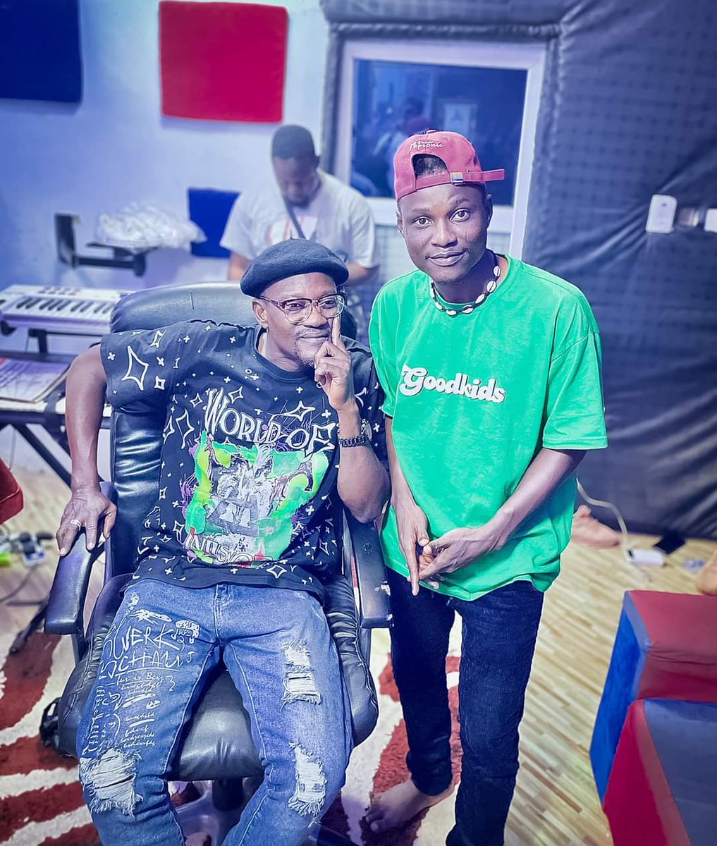 DonDeeGazaale's tweet photo. Your Favorite Rapper Is Currently Working On A Big Project With The Legendary Umar Janda 👑. 

#Dondee 
#RapperDonDee 🤴
#Frrrrrrr https://t.co/Arb17sHysK