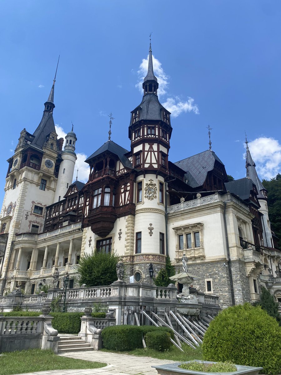 itsmobs's tweet image. did a bit of exploring recently 🧛🏽🏰