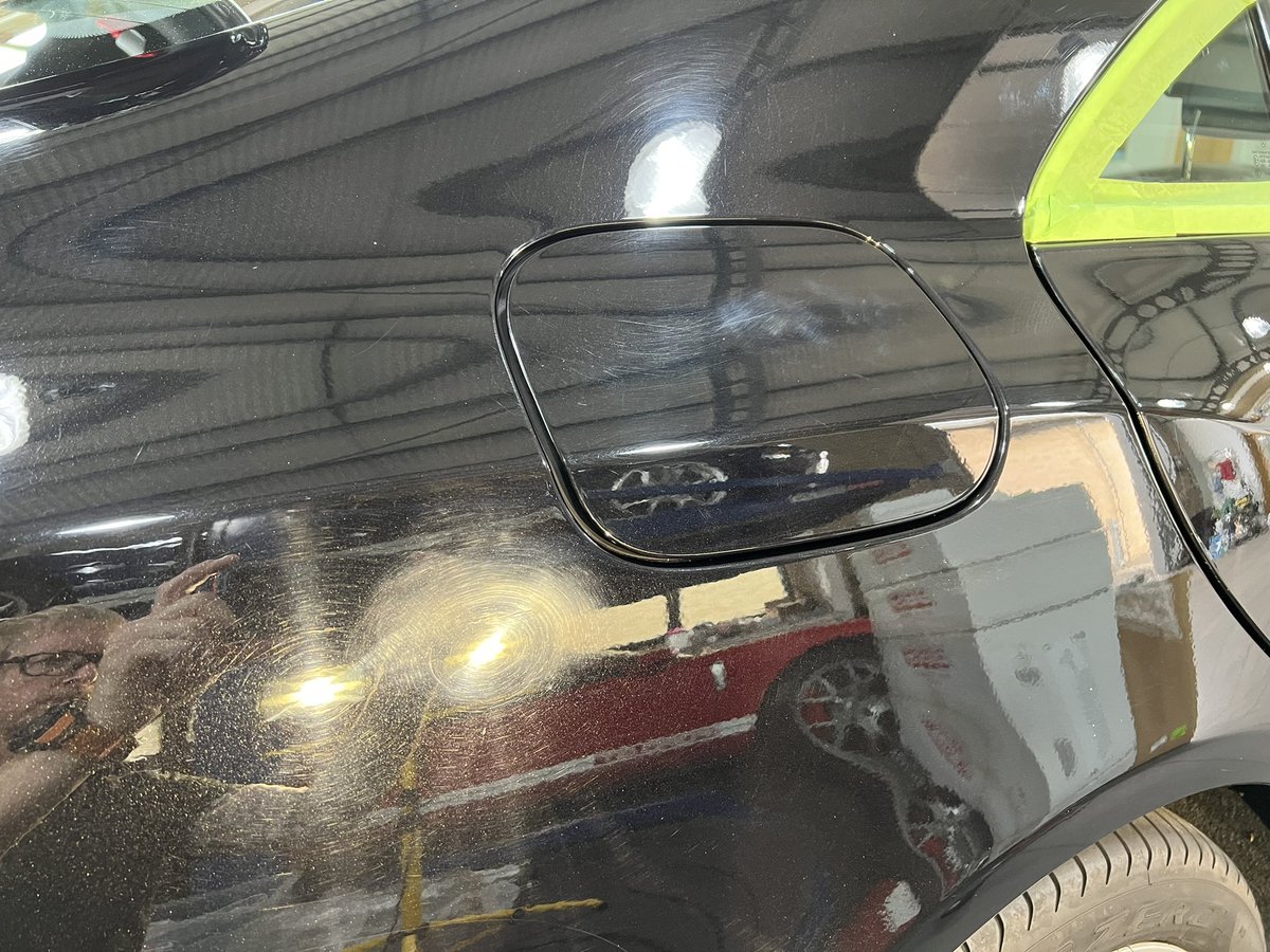 BrCarDetailing's tweet photo. A couple of before and afters taken from the Mercedes CLS showing the difference to both defect removal, gloss and clarity two stages of machine polishing gives you #detailing #machinepolishing #brcardetailing #essex #Colchester https://t.co/18SovZoUyY