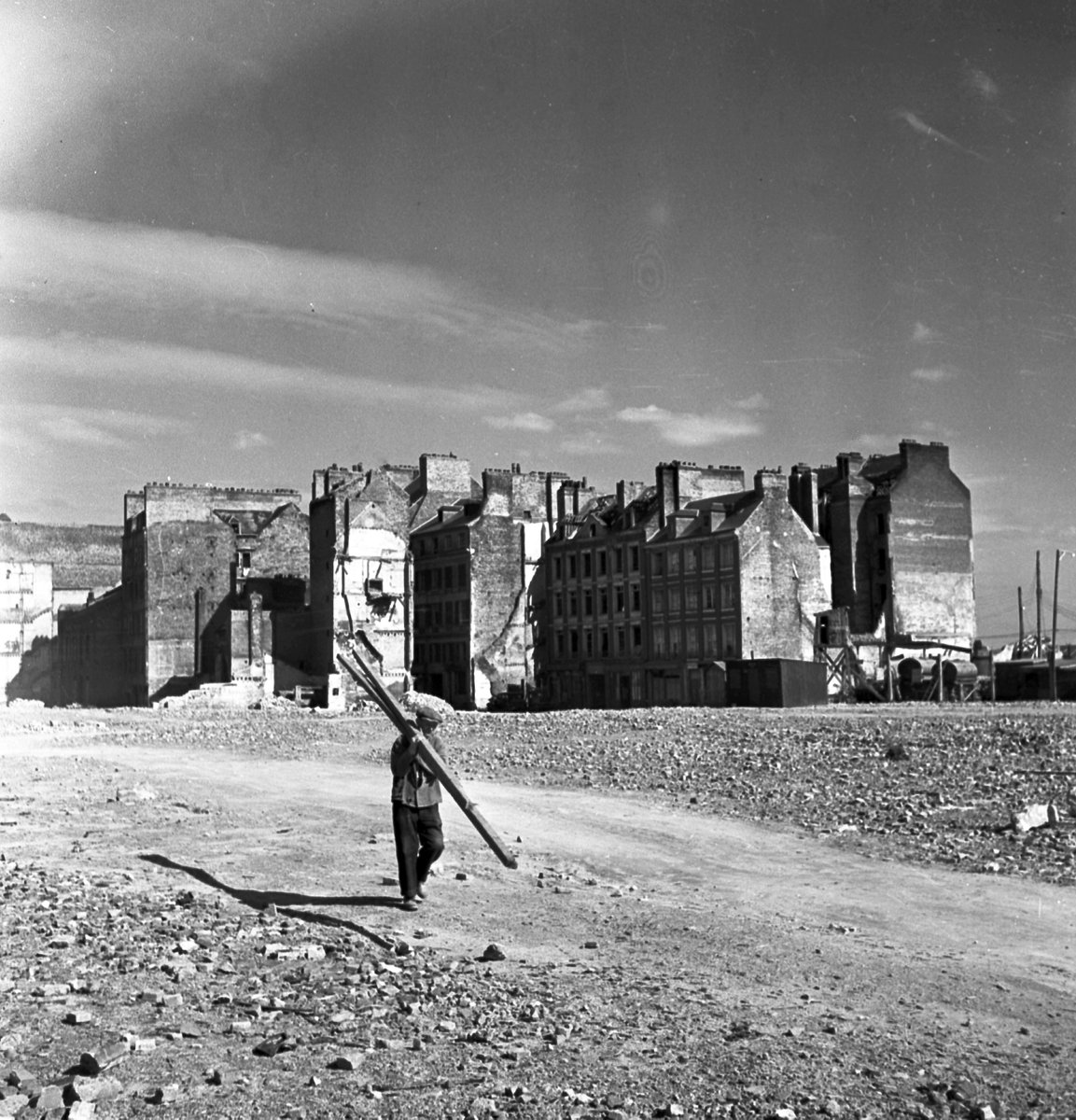 renaud_epstein's tweet image. Envie de dépaysement ? Offrez vous un voyage dans les merveilleuses archives photographiques du Ministère de la Reconstruction et de l'Urbanisme 
flickr.com/photos/reconst…