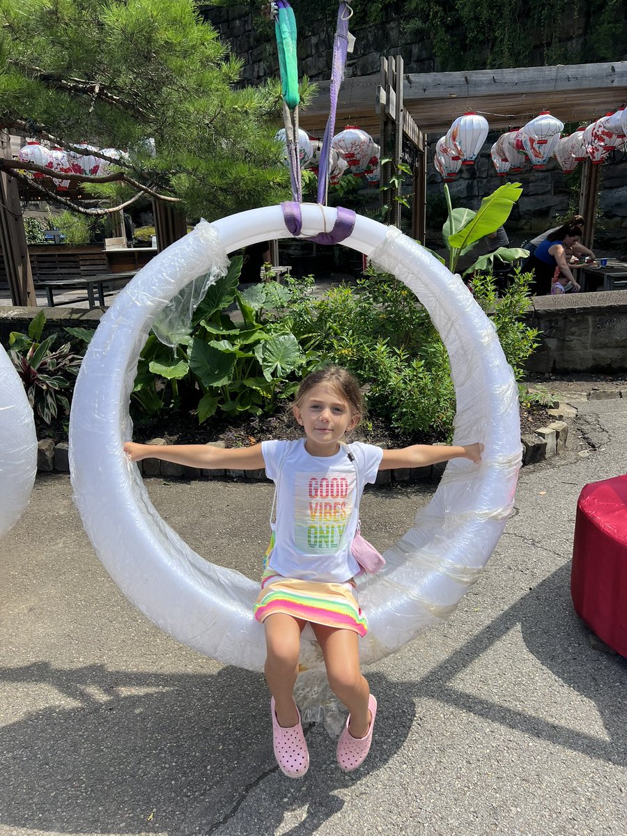 bradbonaroti's tweet photo. Fun rainy days at the @PghZoo #Pittsburgh #ZooForAll https://t.co/H0B1V5Wmcq