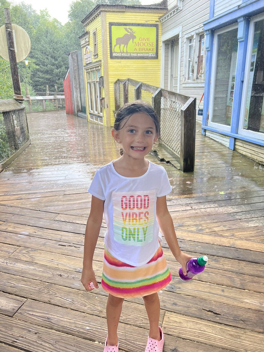 bradbonaroti's tweet photo. Fun rainy days at the @PghZoo #Pittsburgh #ZooForAll https://t.co/H0B1V5Wmcq