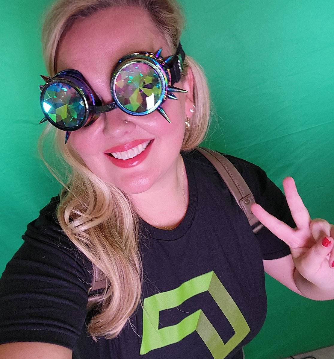 eCommerceLaura's tweet image. Loved #PMXSuperhero Comic Con &amp;amp; car show. This sci-fi girl is ready to code a new galaxy with @gocodeup 0101010101010