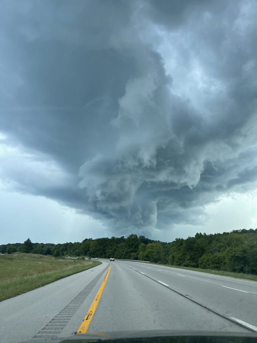 Driving home from NKY and we saw this nasty cloud on I75 in Scott County! <a href="/LEX18News/">LEX 18 News</a>