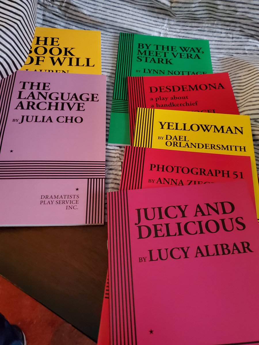 I like the new packaging for the @DramatistsPlayS subscription (don't love the plastic wrap around the scripts though - wasteful!), but I already own 6/7 of the plays. Oof. #BroadwayBookClub #52PlaysByWomenNB #womenplaywrights