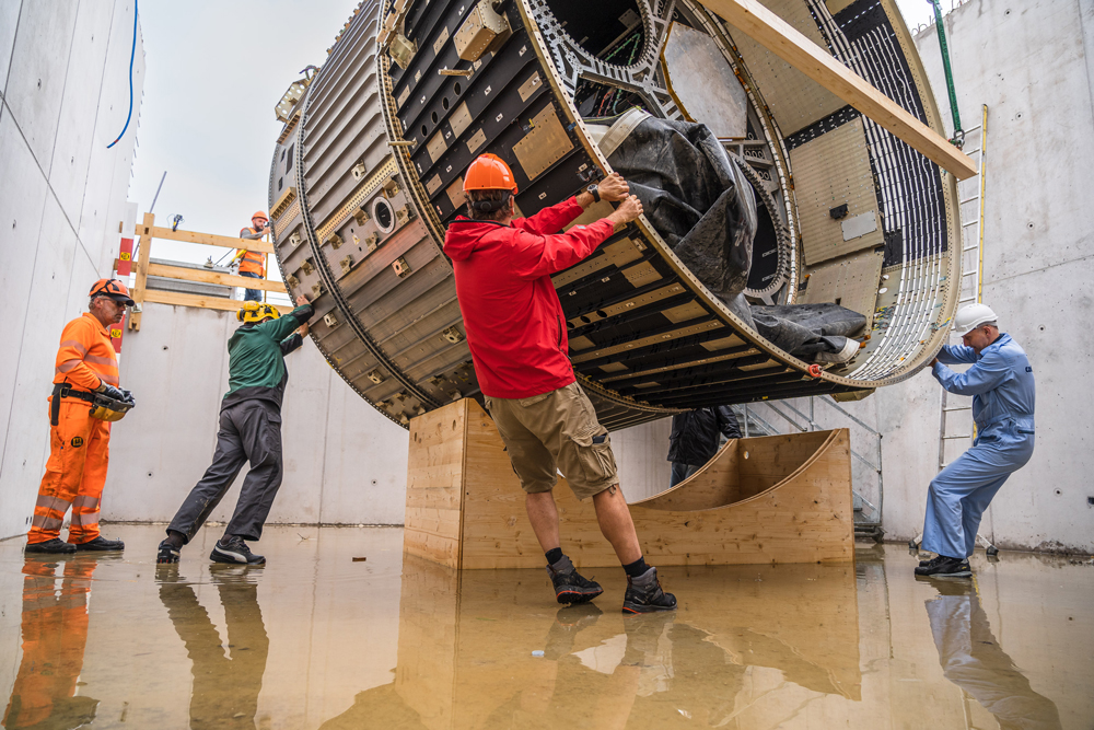 EuroSpaceHist's tweet photo. The Engineering Model of ESA's Automated Transfer Vehicle (ATV), recovered by the Swiss Space Museum and #RUAGspace employees, has been refurbished and placed into the shell of #SpaceEye (a new science exhibition centre near Bern, opening in 2023) 👉 https://t.co/gPaFEgMOe1 https://t.co/mHzFcPu8IU