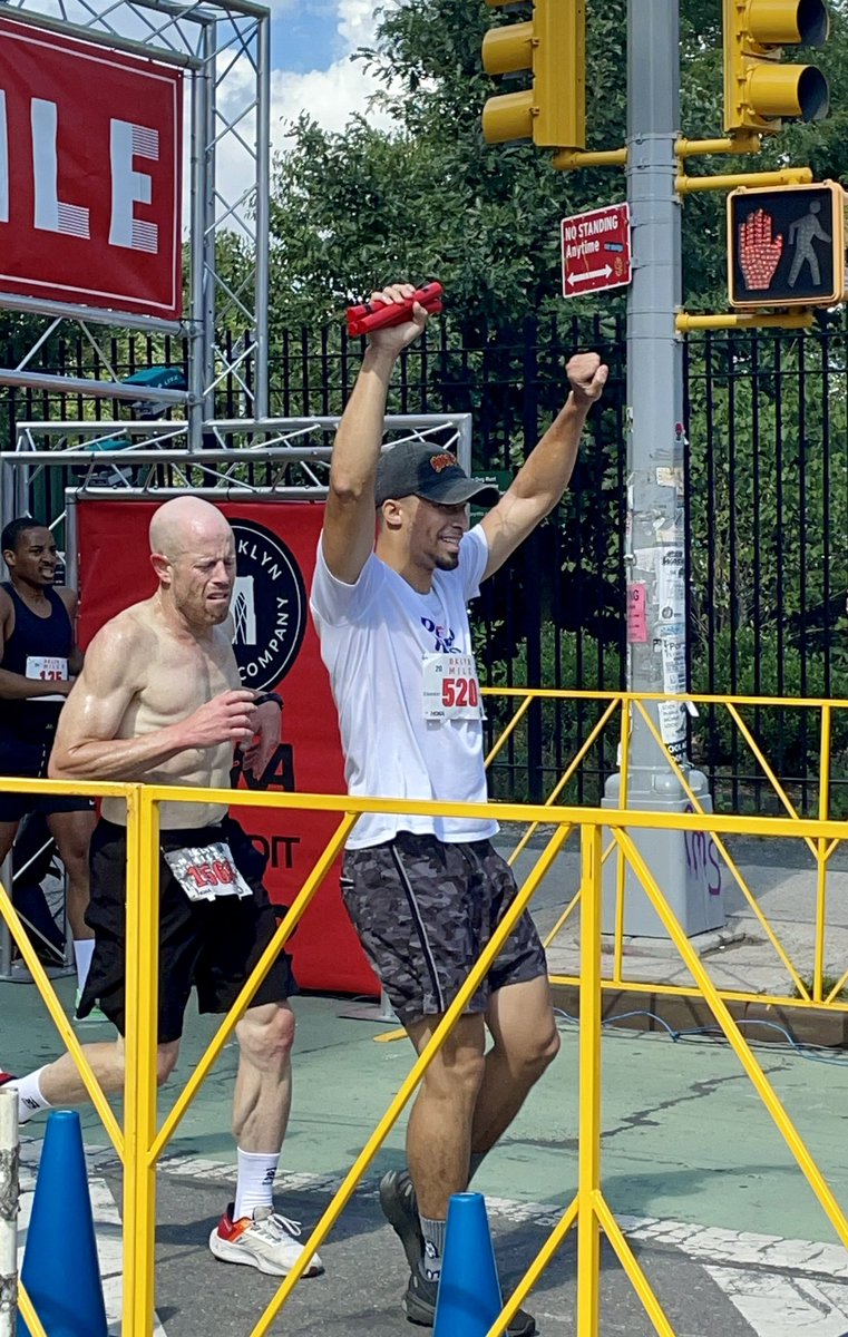 ZacharyOchoa's tweet photo. Today I beat my time at the Brooklyn Mile!!! Represented my @DegenToonz and ran with Dynamite 🧨 #zungry 🔥 https://t.co/2MLeHUJ1q1