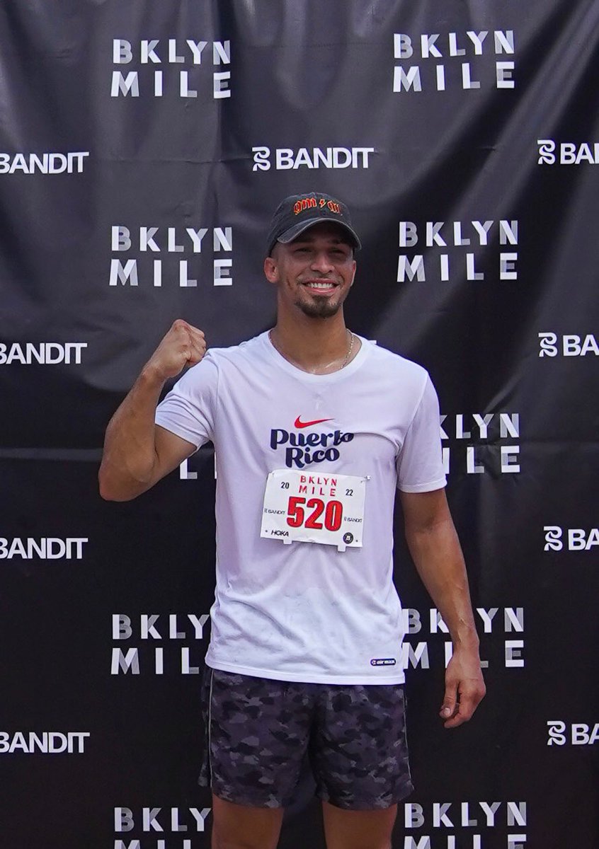 ZacharyOchoa's tweet photo. Today I beat my time at the Brooklyn Mile!!! Represented my @DegenToonz and ran with Dynamite 🧨 #zungry 🔥 https://t.co/2MLeHUJ1q1