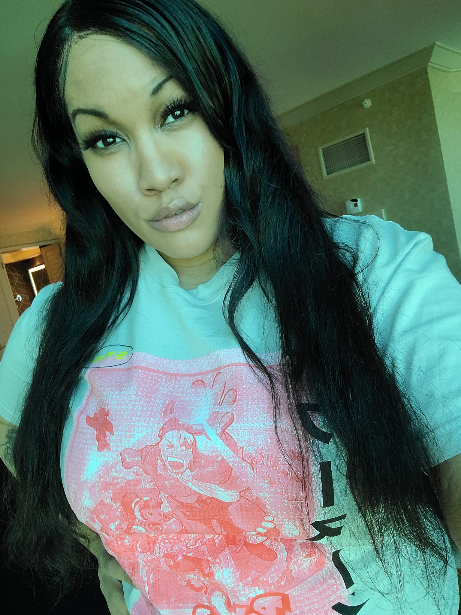 🌸Xanoz on Twitter: "I finally got dressed lol https://t.co/pTAywLy4Re