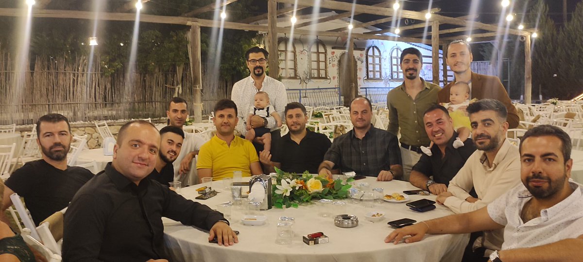 izsmmmder's tweet photo. Değerli üyemiz Sedat Özel in düğününe katıldık. Çiftimize bir ömür boyu mutluluklar dileriz. https://t.co/K0oWsDOLET