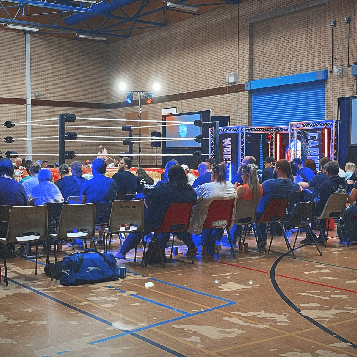 So here’s a thread for today’s @WrestleCarnival event that was - as always - an incredible variety of wrestling from some of the best in the country. And a great turnout for the First Anniversary!