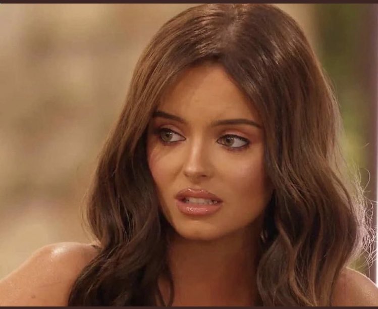 They did not just stop Summer and Coco from arguing to ask Billy about being a ‘fashion icon’ #loveislandreunion