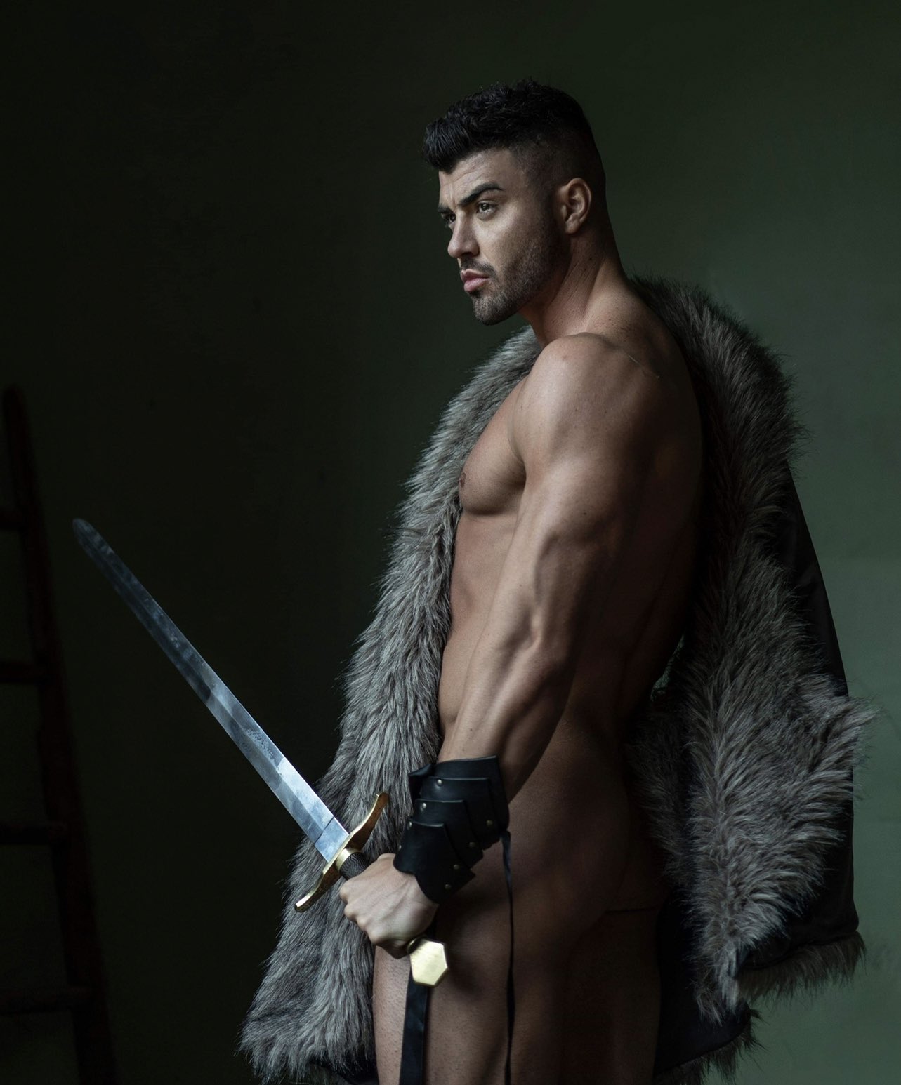 FZljQzOWIAMIYQh?format=jpg&name=large