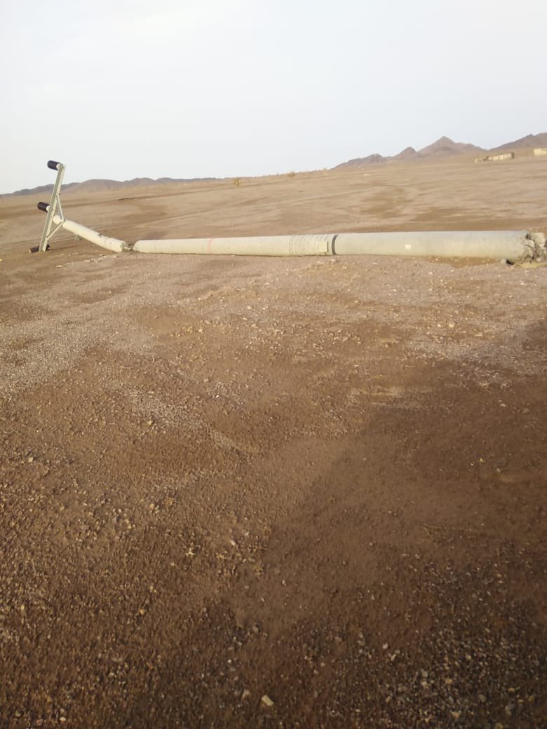 اكثر من ثلاثة ايام وسكان احد الاحياء التابعه لمركز الضميريه بدون كهرباء بسبب العواصف والامطار التي خلفت اضرار بأعمدة الكهرباء #السعودية_للكهرباء