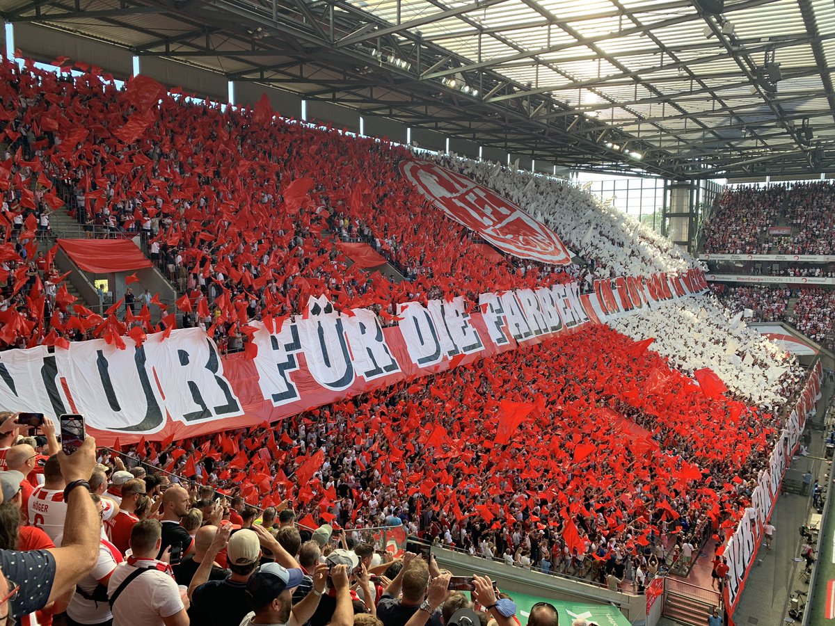 RobinKolf's tweet photo. Een prima pot om dit seizoen mee te beginnen, met ook een uitstekende sfeer in een zeer zonnig Müngersdorf! #effzeh #KOES04 https://t.co/KoMgEgzhKD