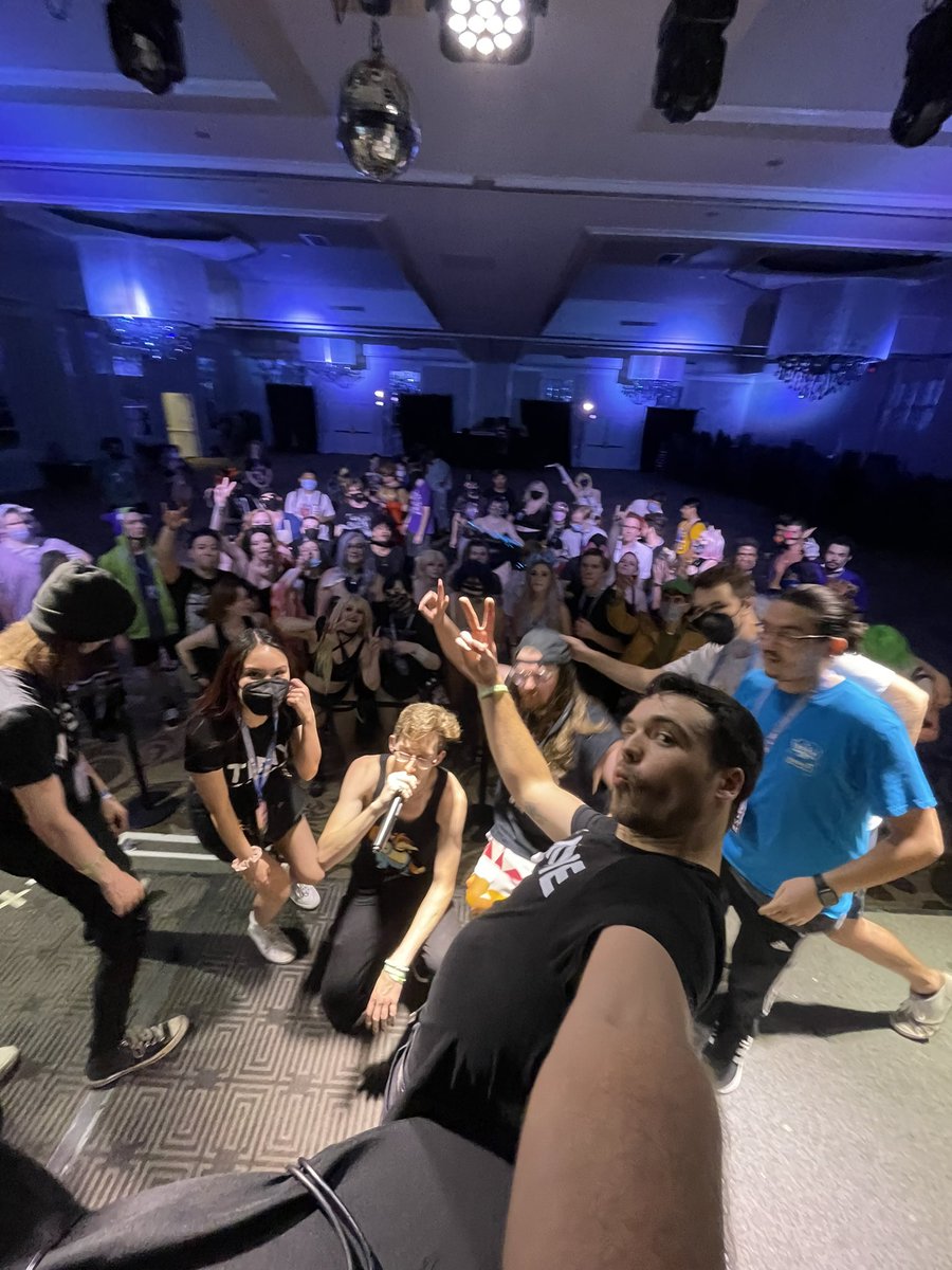 Shouts out to <a href="/TNYWVS/">Tiny Waves ✈ VGMCON</a> for an amazing weekend at QCAC! @bbriggsmusic <a href="/baircave/">Baircave</a> <a href="/kruai/">kruai</a> <a href="/ctmsphr/">catmosphere</a> @arthurxmedic <a href="/HyperPotions/">Hyper Potions</a> <a href="/H808_Beats/">H8Ø8</a> <a href="/TRESemme/">TRESemmé</a> <a href="/nicknewhouse/">Nick Newhouse</a>