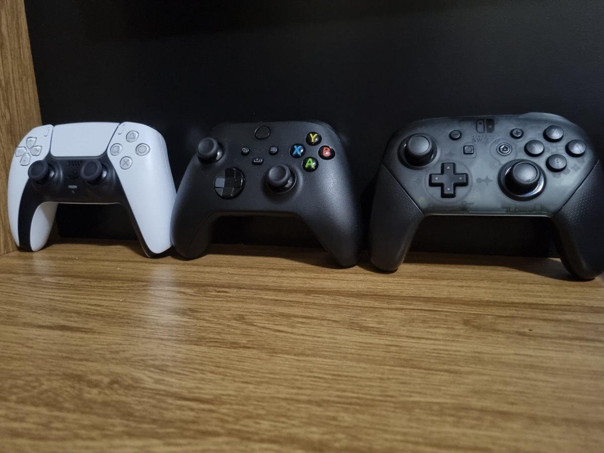 Robert_Lourenzo's tweet photo. #LOVEGAMER #PlayStation5 #XboxSeriesX #NintendoSwitch https://t.co/qco0J2VRu0