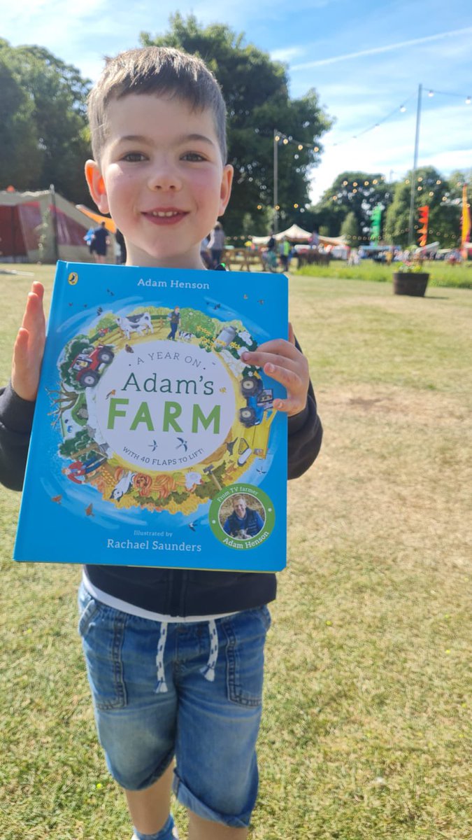 A little Adam very excited that he got to meet a big Adam 😂 @AdamHenson