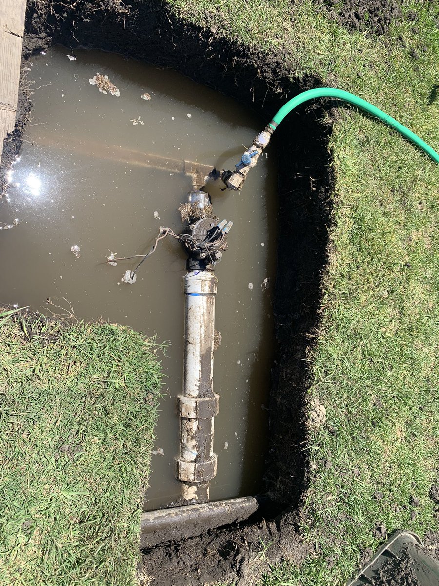 So many pipes to choose from Lolhaha. Ready to rip it all up and start over <a href="/BrentHarvey4/">Brent Harvey</a> #SundayFunday with our 1983 Block System….