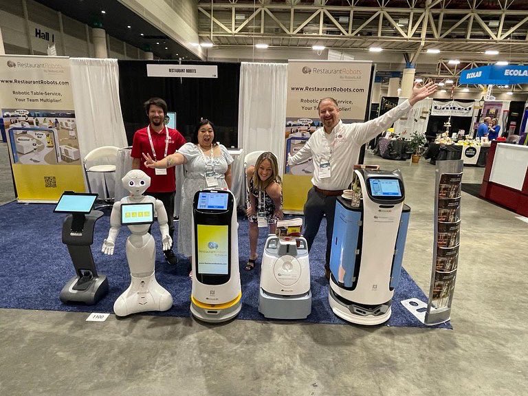 RobotLABedu's tweet photo. Thank you @LaRestAssoc and thank you to our amazing team!  great event!  💪🏻🤖

#louisiana #neworleans #robots #robotics #restaurantIndustry #Foodindustry #automation #robotservice https://t.co/ZbPEqMnUwE