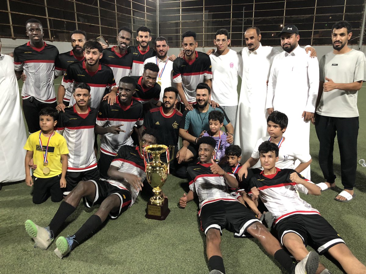 alarg1405's tweet photo. 🇾🇪 صور من تتويج العرج  🇾🇪

لبطولة  الاستاذ علي المرحبي الثالثه 

التي جمعت فريق العرج ضد فريق التانقو 
بفوز العرج ٣ - ٠
سجل أهدف العرج : 

طلال   ⚽️
توته الحاج ⚽️ ⚽️

🇾🇪 ألف مبرووووك للعرجاويه  🇾🇪 https://t.co/UieFcyFXwG