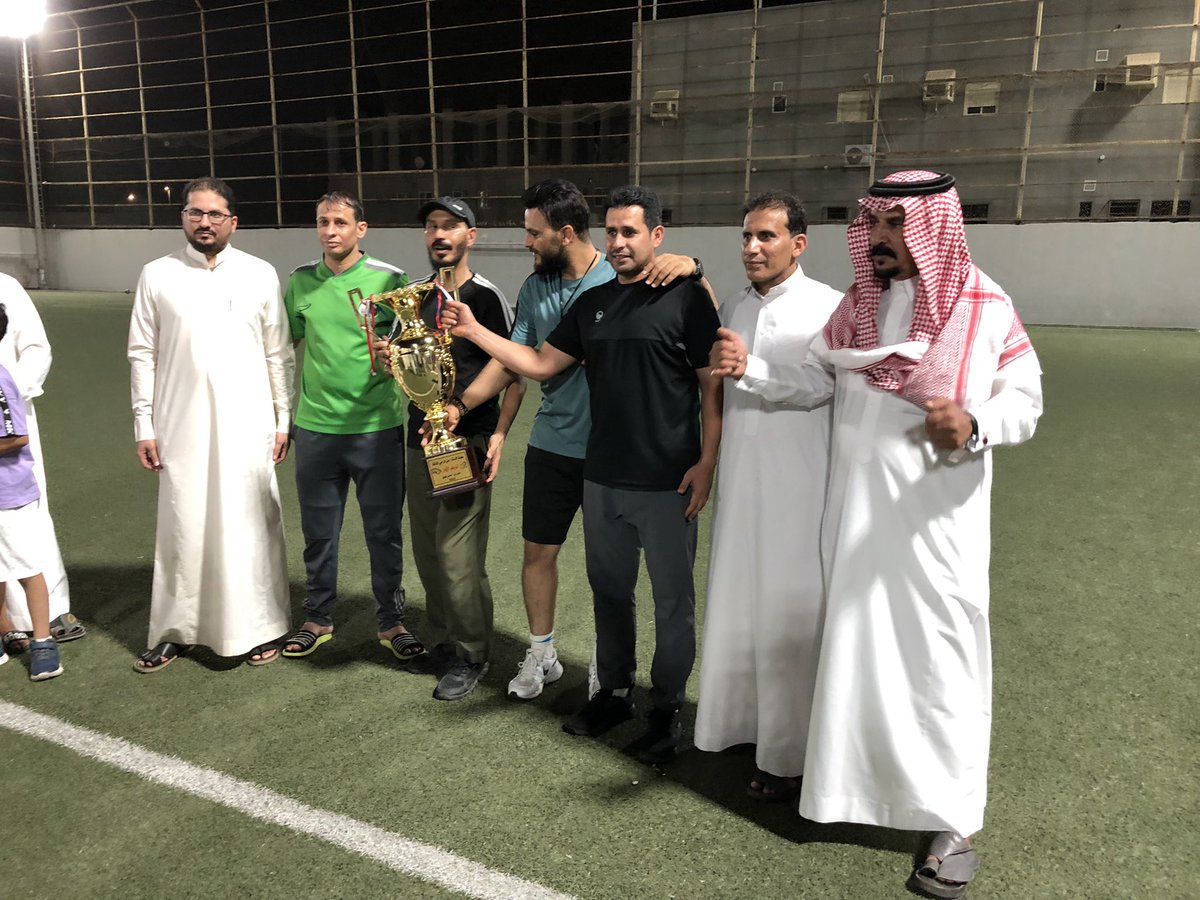 alarg1405's tweet photo. 🇾🇪 صور من تتويج العرج  🇾🇪

لبطولة  الاستاذ علي المرحبي الثالثه 

التي جمعت فريق العرج ضد فريق التانقو 
بفوز العرج ٣ - ٠
سجل أهدف العرج : 

طلال   ⚽️
توته الحاج ⚽️ ⚽️

🇾🇪 ألف مبرووووك للعرجاويه  🇾🇪 https://t.co/V411zVy4pz