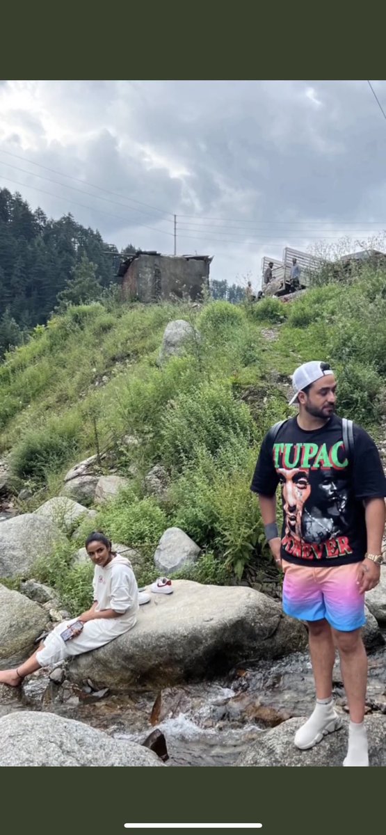 Btw only Aly can pull off those shorts .. no other guy would look that good . You <a href="/AlyGoni/">Aly Goni</a> are looking beautiful 😍😍😍🧿  and <a href="/jasminbhasin/">Jasmine bhasin</a> you look like a little kid who just ran to go sit in the water 😂😂😍 ..love you guys 😘😘 #JasLy #AlyGoni #JasminBhasin