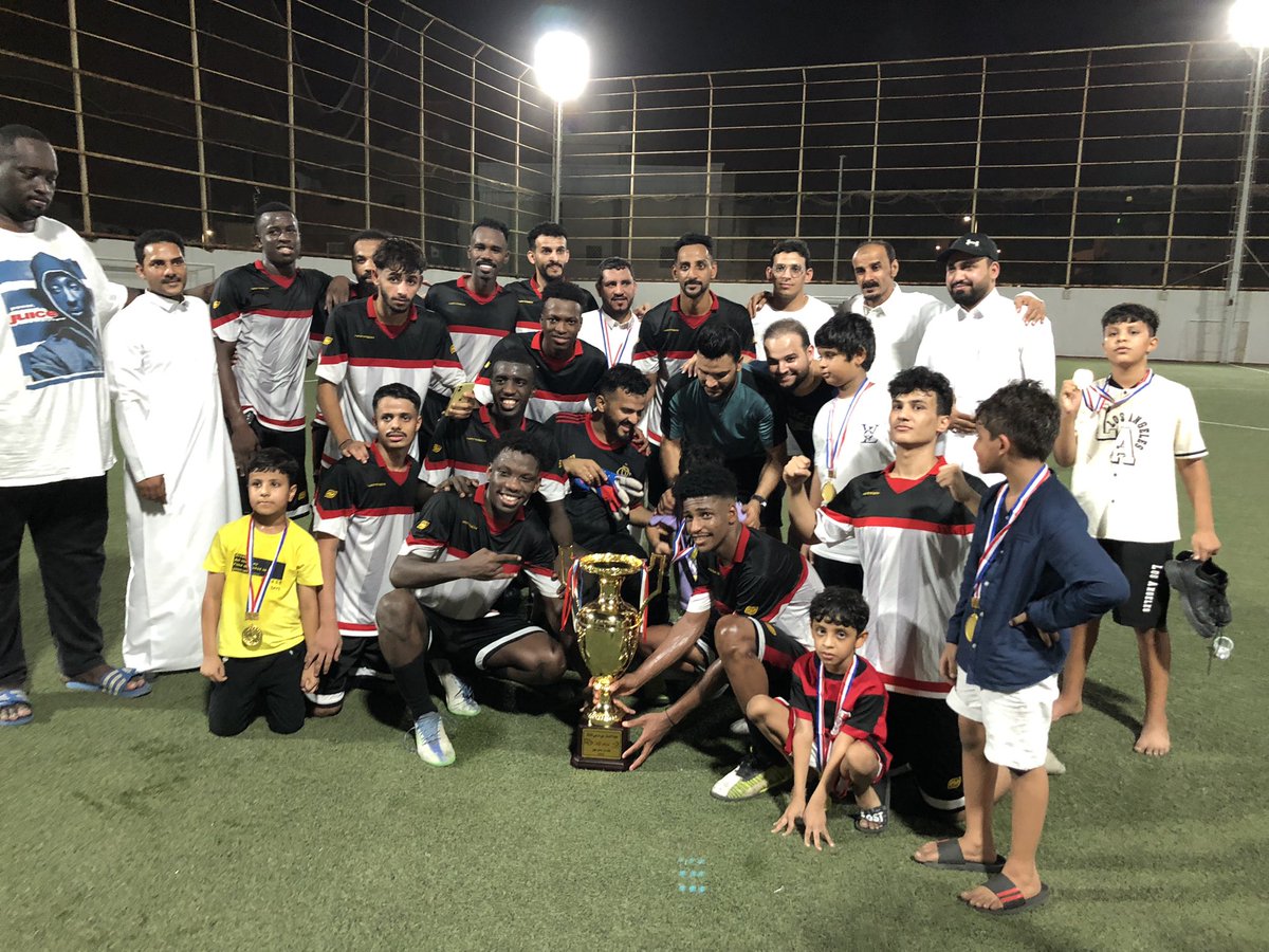 alarg1405's tweet photo. 🇾🇪 صور من تتويج العرج  🇾🇪

لبطولة  الاستاذ علي المرحبي الثالثه 

التي جمعت فريق العرج ضد فريق التانقو 
بفوز العرج ٣ - ٠
سجل أهدف العرج : 

طلال   ⚽️
توته الحاج ⚽️ ⚽️

🇾🇪 ألف مبرووووك للعرجاويه  🇾🇪 https://t.co/zYVpyNhA0E