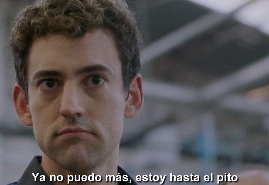 Minddy__'s tweet photo. Cuando me preguntan qué se siente vivir una desgracia tras otra https://t.co/VURAhitAfi