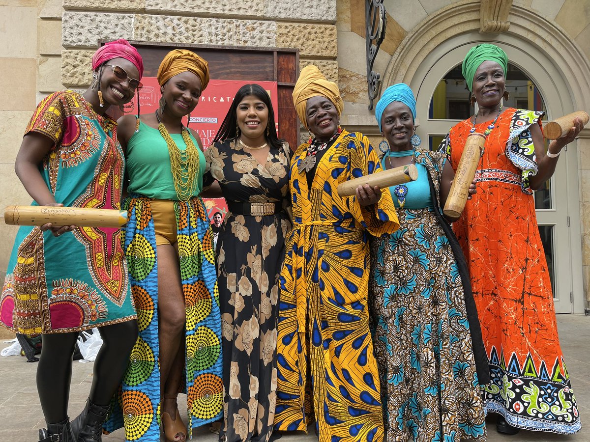 Presentes! ✊🏽❤️💛💚 Somos mujeres llenas de capacidades, de identidad y de cultura!